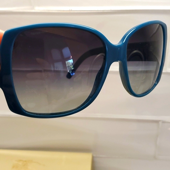 Burberry Teal Sunglasses - Picture 8 of 16